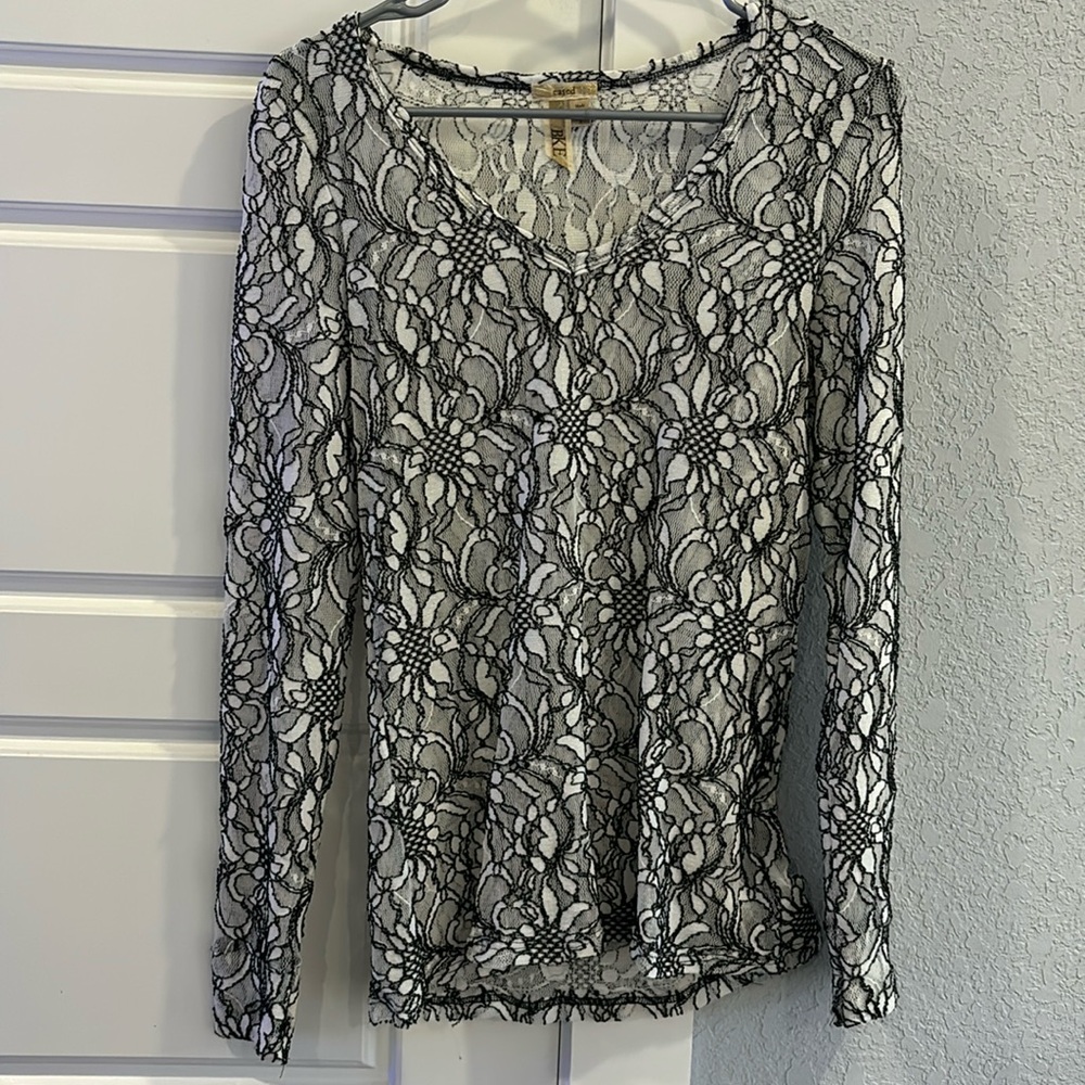Buckle size small white and black see through top